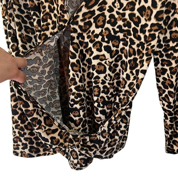 Inner Circle Leopard Print Blouse XL Draped V Neck 3/4 Sleeves Metal Circle - Picture 6 of 6